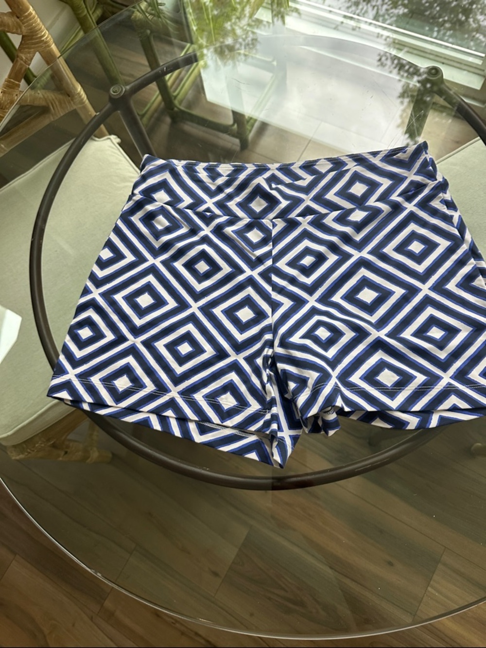 MAHI GOLD Navy & White Geometric Women’s Stretch Shorts